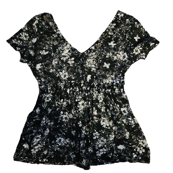 Torrid 0 (L-12) Black & White Floral Lace Top Short Sleeve V-Neck Sheer - Picture 5 of 8